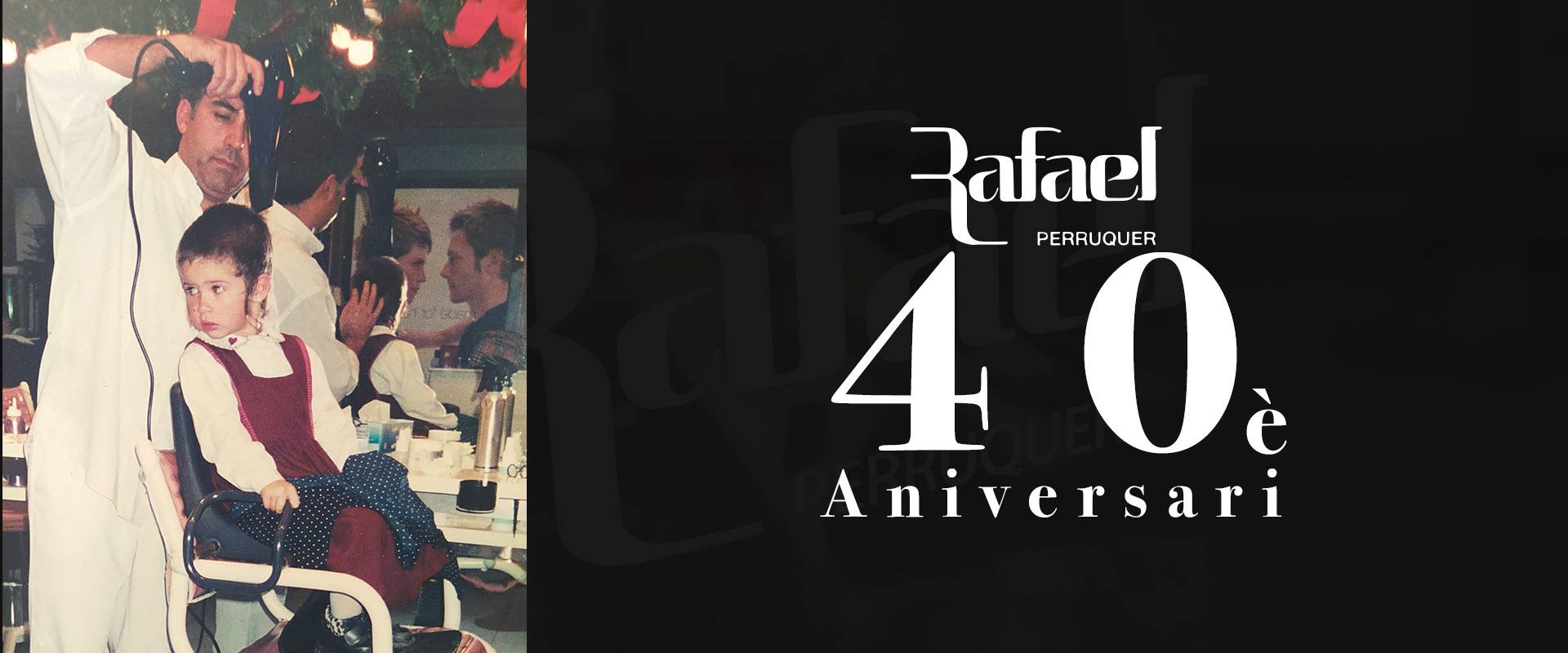 Rafael pentinant una clienta al seu saló